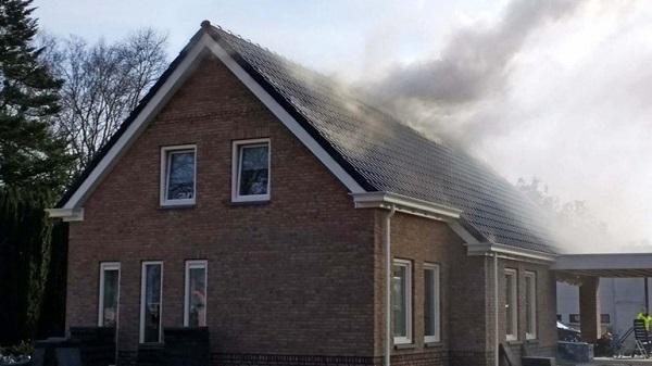 Veel rook bij brand in Weiteveen