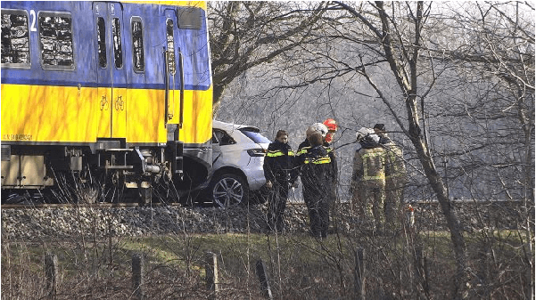 Man omgekomen na botsing met trein in Echten
