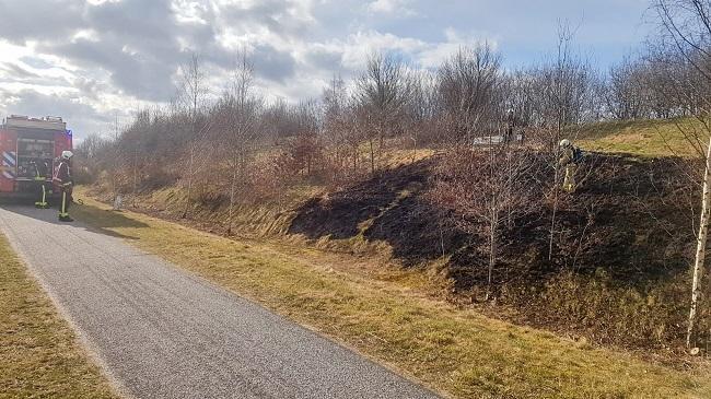 Opnieuw stuk berm afgebrand op Messchenveld Assen