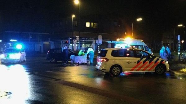 Fietsster botst op auto in Emmen