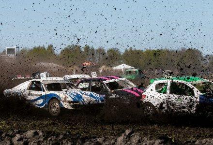 Autocross in Bovensmilde tijdens Oalerwets Feesie