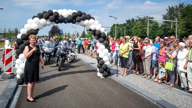 Overcingeltunnel Assen door wethouder Harmke Vlieg geopend