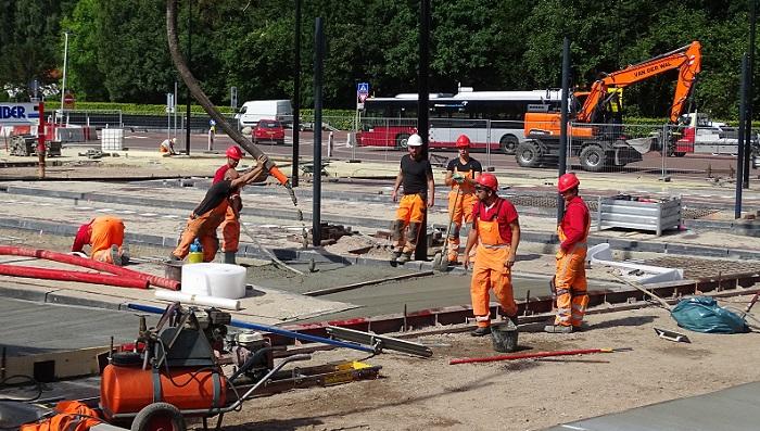 Betonvloer gelegd voor nieuwe busstation in Assen