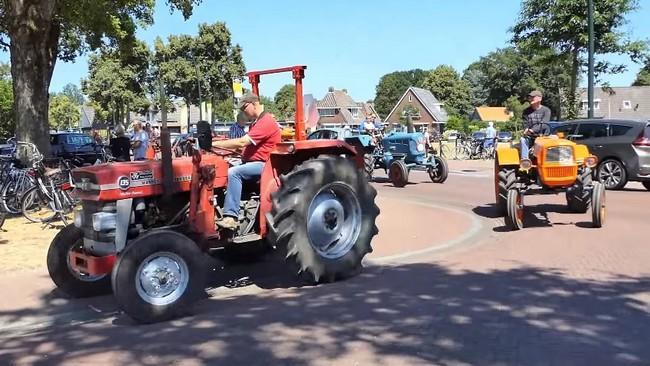 Veel oldtimers bij Boetâ€™n Pop in Rolde (Video)