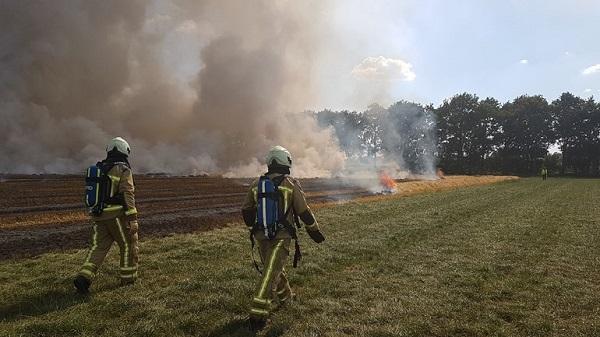 Boer ziet eigen graanoogst in vlammen op gaan