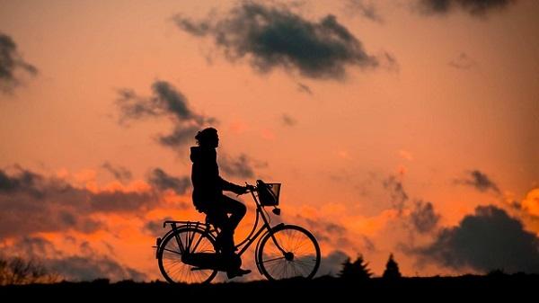 Burgemeester en wethouder schuiven aan bij Fiets4Daagse-ontbijt