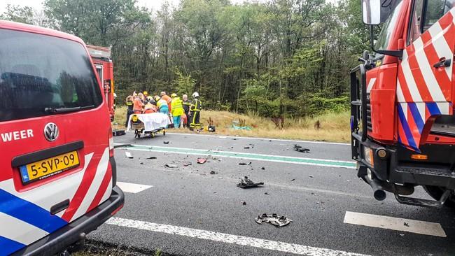 Zwaargewonde bij ongeval met vrachtwagen op N381