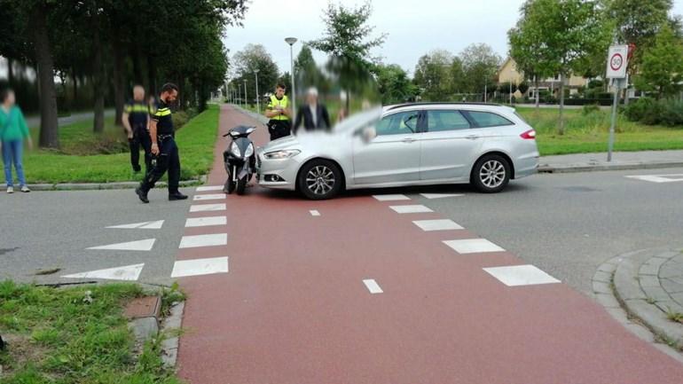 Gewonde bij ongeval tussen auto en scooter in Hoogeveen