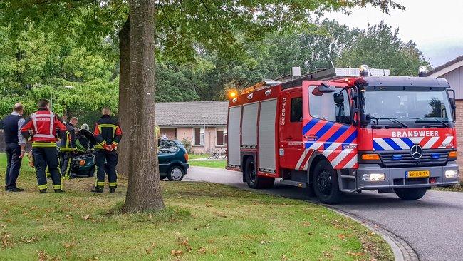 Auto in brand op GGZ-terrein in Assen