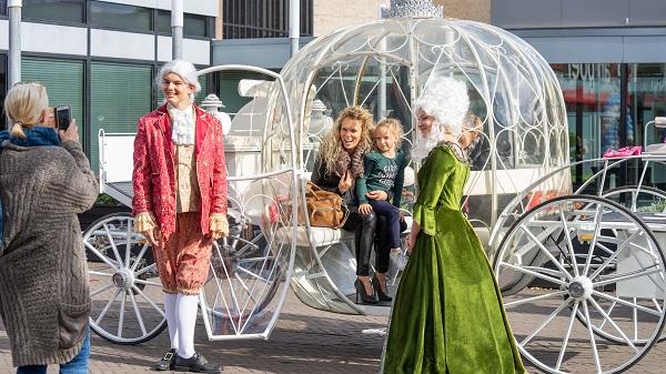 Familiesprookje Assepoester in premiÃ©re voor uitverkocht Tamboer