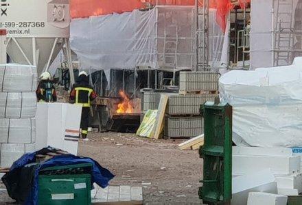 Brand op afgesloten bouwterrein in Assen-Oost