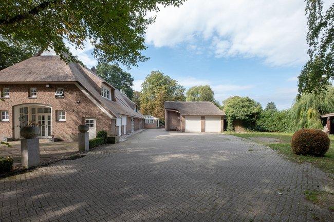 Te koop in Drenthe: Zeer luxueuze woonboerderij met inpandig zwembad