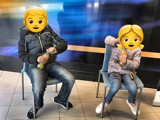 Moeder vergeet kinderen mee te nemen in trein