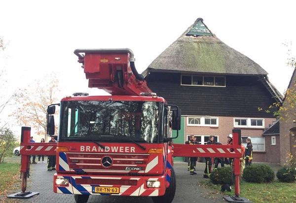 Brandweer Smilde en Assen in actie voor kat op hoogte