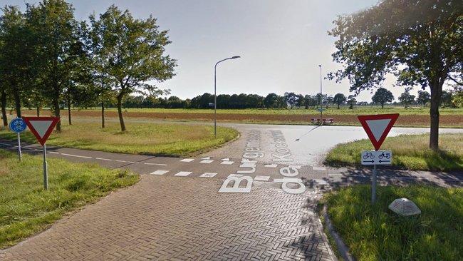 Jongen (13) aangereden door auto: bestuurder rijdt door