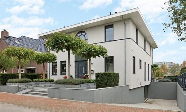 Luxe herenhuis van 617 M2 te koop in Drenthe