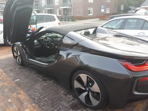Politie zoekt getuigen van gestolen BMW i8 Roadster