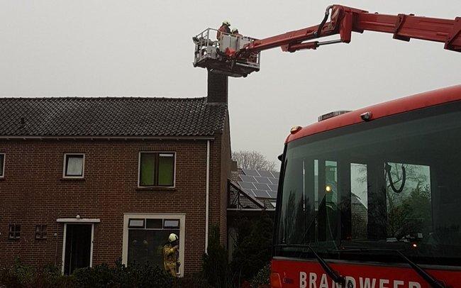 Brandweer in actie bij schoorsteenbrand in Rolde