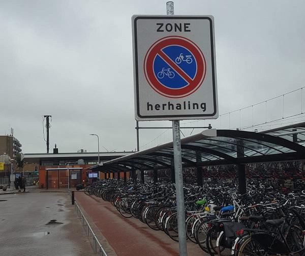 Gemeente Coevorden gaat fout geparkeerde fietsen verwijderen