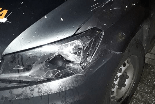 Brievenbus opgeblazen met vuurwerk en auto zwaar beschadigd