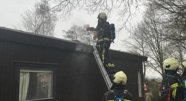 Brandweer naar camping de Horrebieter voor brand in chalet