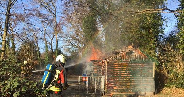 Brand legt schuurtje in Smilde in de As