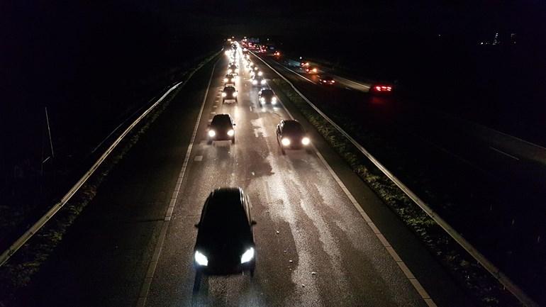 File op A28 bij Hooghalen vanwege vrachtwagen met lekke band