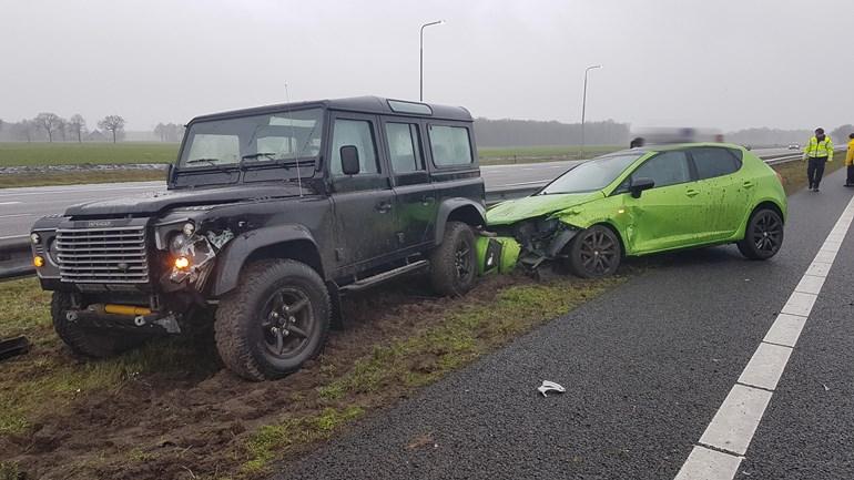 Veel schade na ongeval op de A28