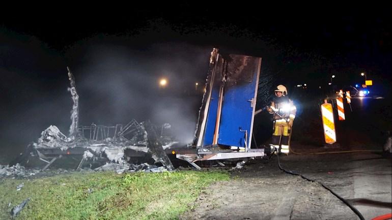 Schaftkeet volledig uitgebrand; Politie vermoedt brandstichting