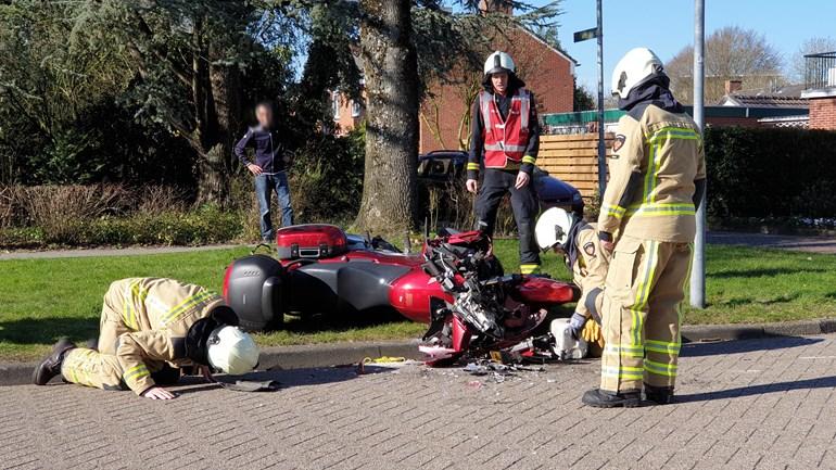 Motorrijder zwaargewond na ongeval met auto