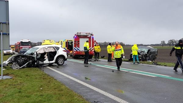 Twee personen overleden na ongeval N34 (video)