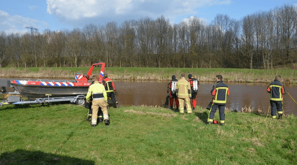 Brandweer zoekt uren naar drenkeling in kanaal