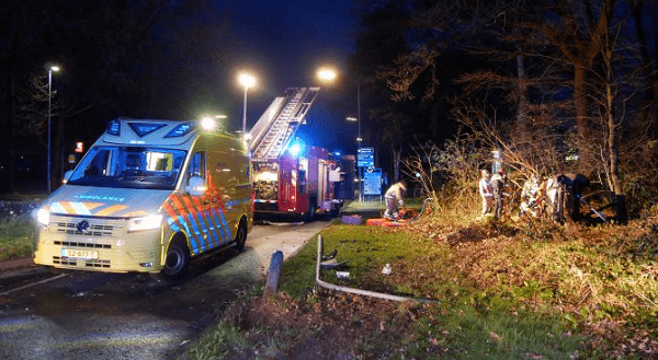 Brandweer bevrijdt bestuurder na ongeval