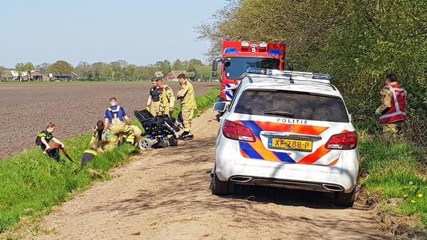 Rolstoeler gered uit natte sloot in Tynaarlo