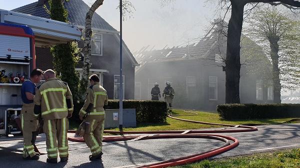 Boerderij afgebrand tijdens werkzaamheden door bewoner (video)