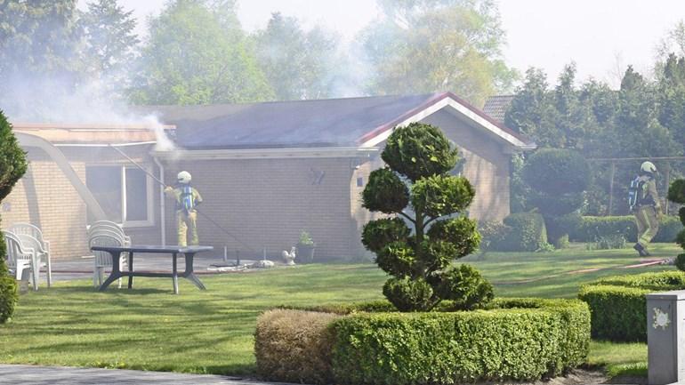 Veel rook bij brand in bungalow