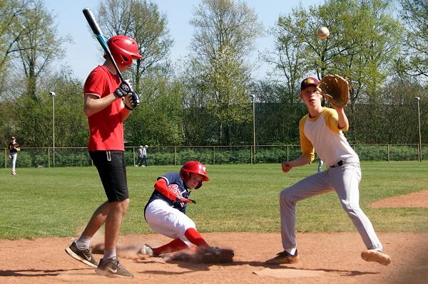  Emmer jeugdhonkballers winnen op eigen veld