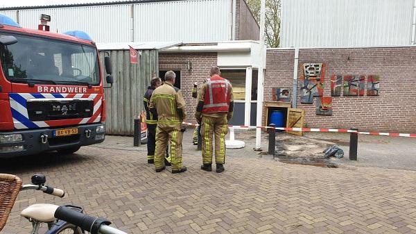 Lekkende ton laat brandweer uitrukken in Vries