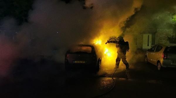 Opnieuw auto in vlammen op in Hoogeveen