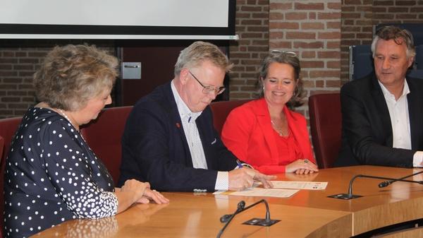 Pleegzorgaanbieders in Drenthe samen op zoek naar pleegouders 