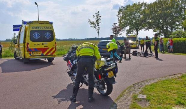 Fietsers gewond bij aanrijding met auto (Video)