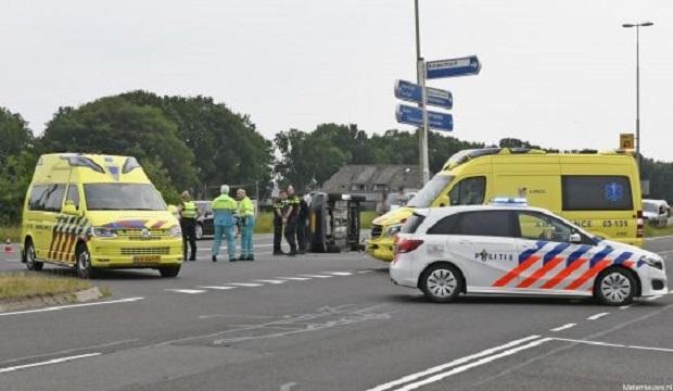 Auto belandt op de kant bij ongeval in Emmen (Video)