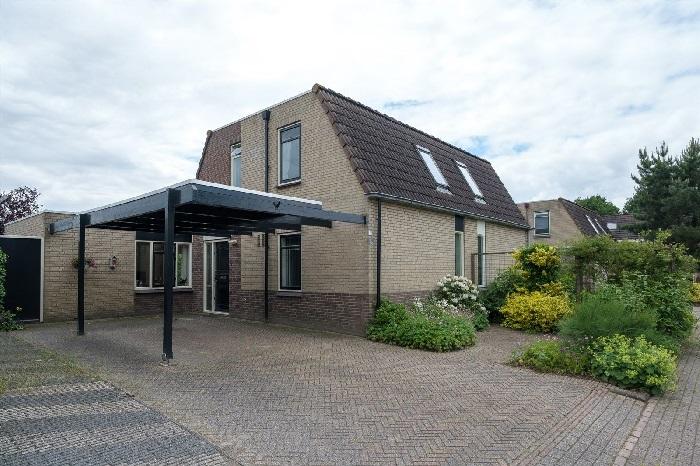 Te koop in Eelde: twee-onder-een-kapwoning