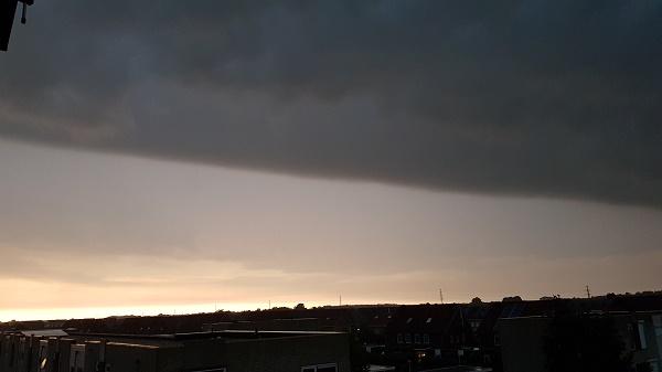 KNMI geeft code geel af in Drenthe voor onweersbuien en windstoten (Update)