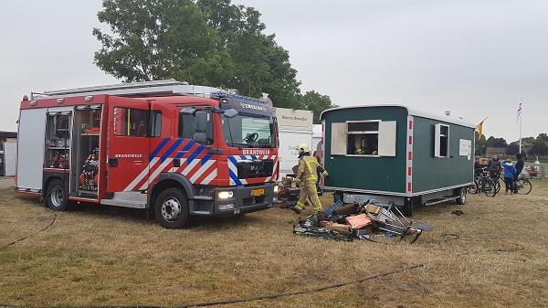 Schaftkeet in brand op feestterrein Zweeloo