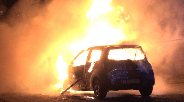 Geparkeerde auto volledig uitgebrand in Meppel