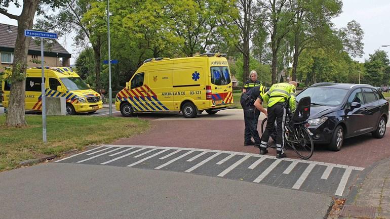 Moeder en kind hard ten val na aanrijding met auto