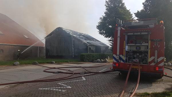 Grote schuur brandt af in Beilen