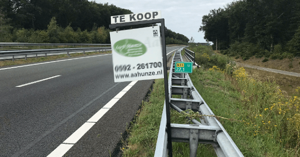 Wie heeft de N33 te koop gezet?