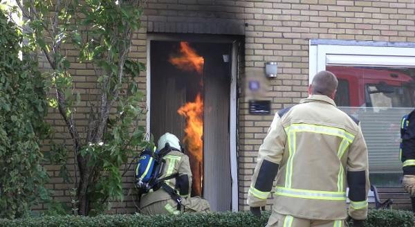 Veel schade na brandende meterkast (video)